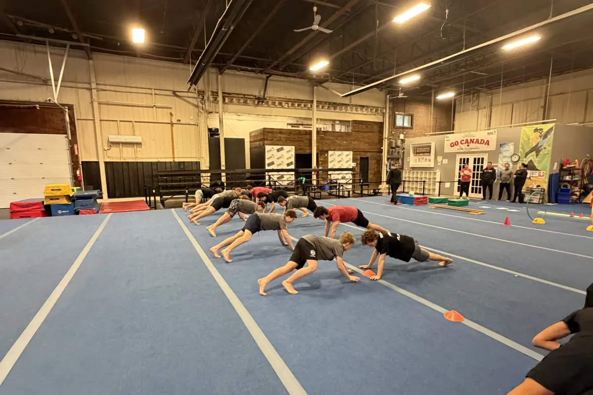 Youth hockey players experiencing global sports education in Canada — 캐나다 글로벌 스포츠 교육